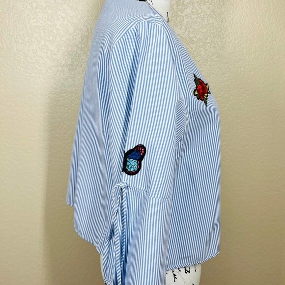 La sorella Blue top striped V-neckline Bell sleeve with butterflies patch size L - Picture 9 of 13